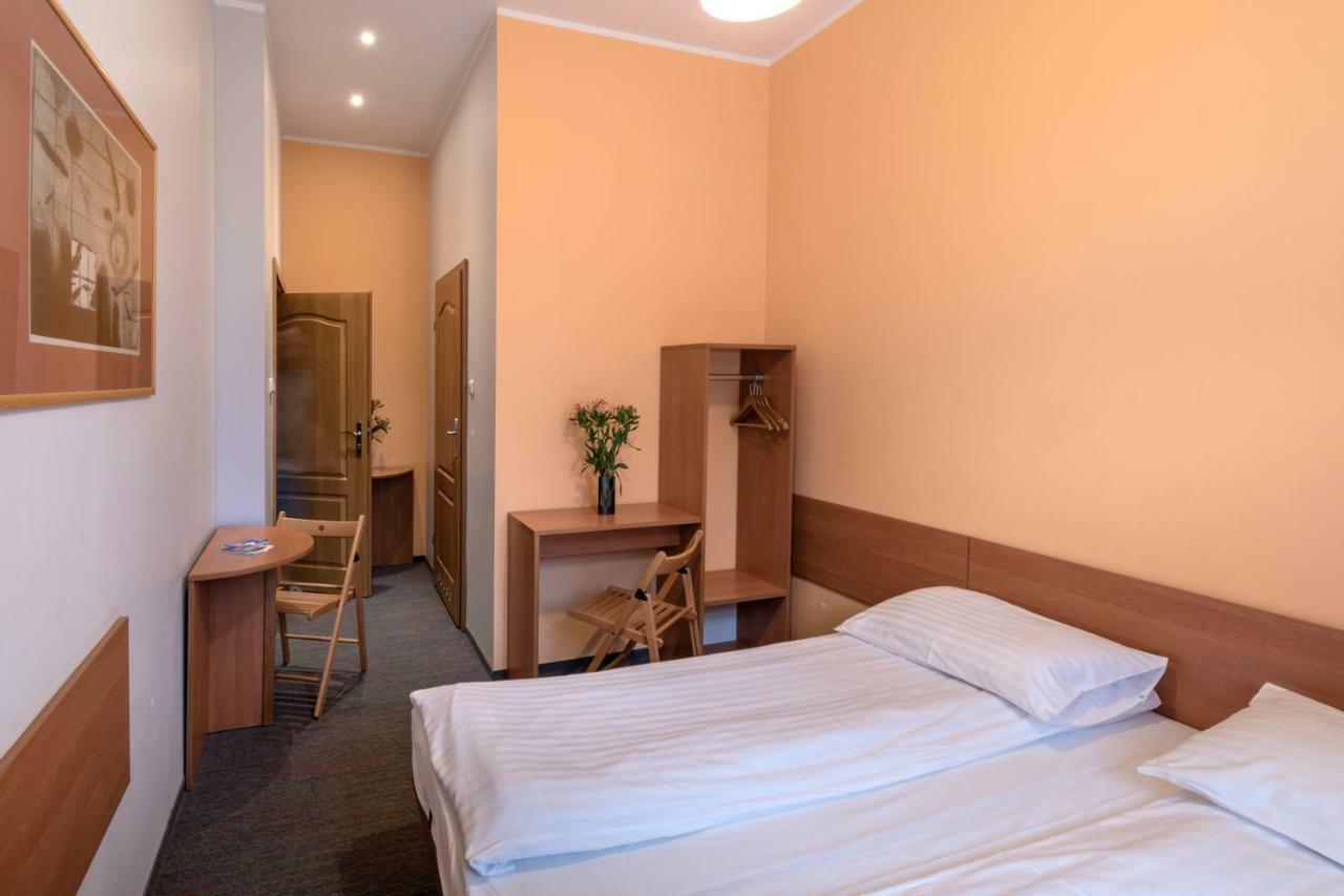 Hill Inn Poznan Exterior photo